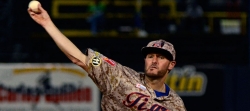 Chris Smith inclemente ante la tribu