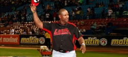 Tigres de Aragua homenajeó a Robert Pérez