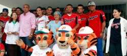 Tigres de Aragua brindó sonrisas a los niños del HCM