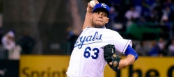 Yohan Pino le añade poder de fuego al bullpen de los Reales