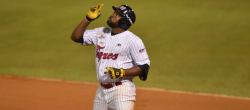 Padrón y Phipps comandaron victoria ante Tiburones