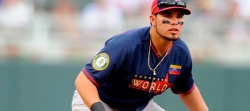 Renato Núñez incluido en el roster de 40 de Oakland